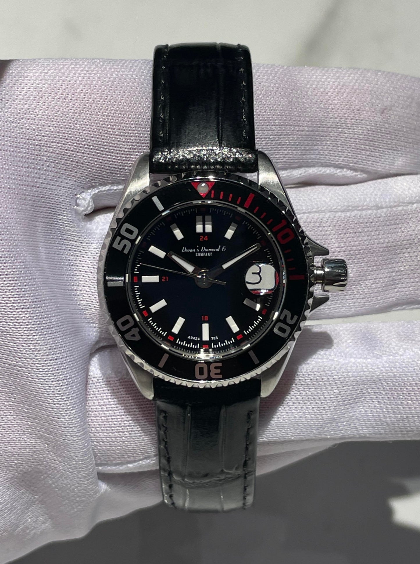 Ladies' Watch with Bezel Timer